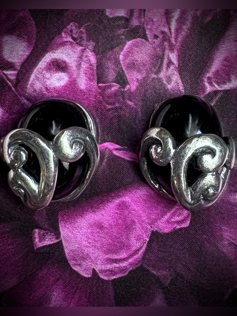 Vintage Onyx Scroll Sterling Silver stud earrings
